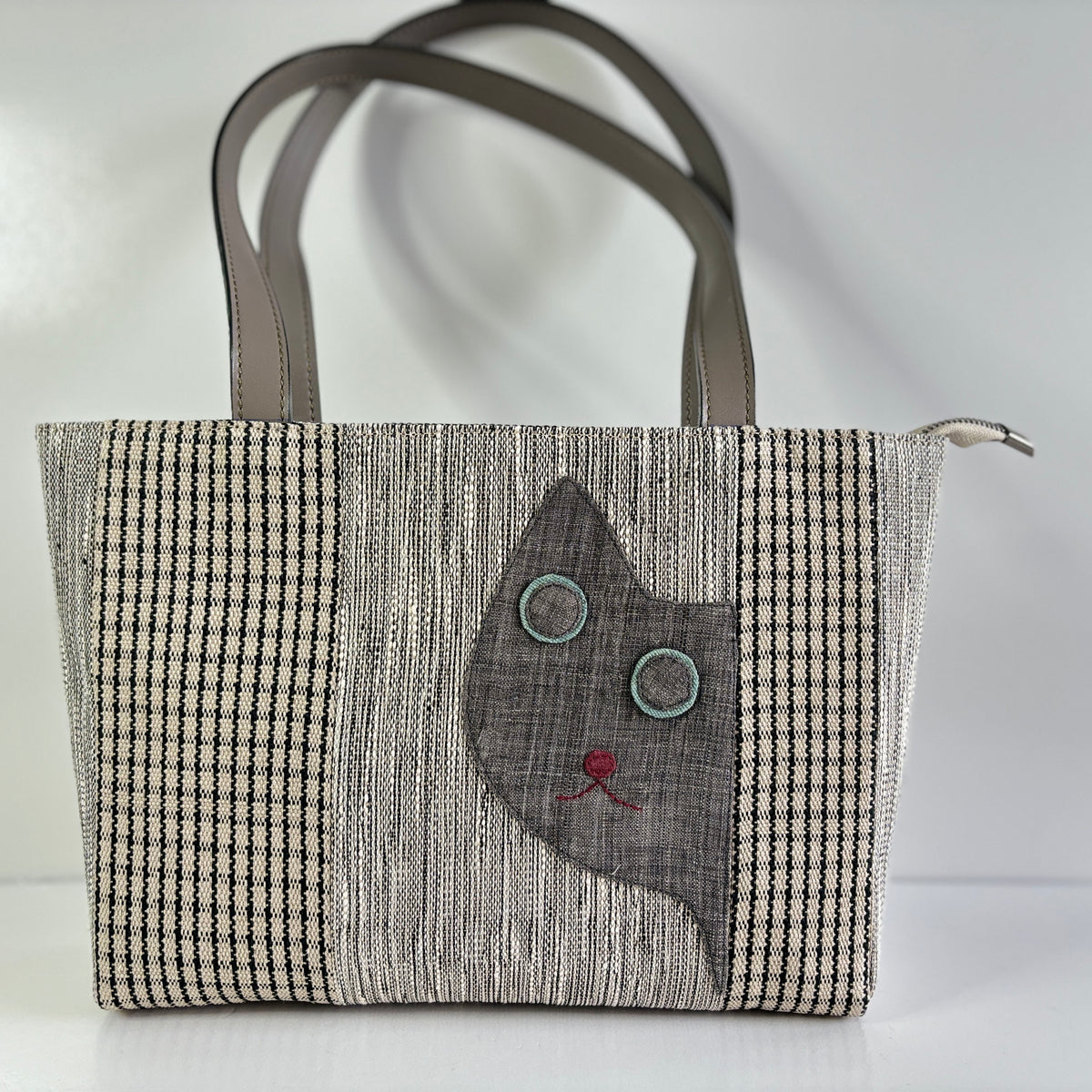 Cat Appliqué Ramie Tote Bag in Xiabu ramie textile
