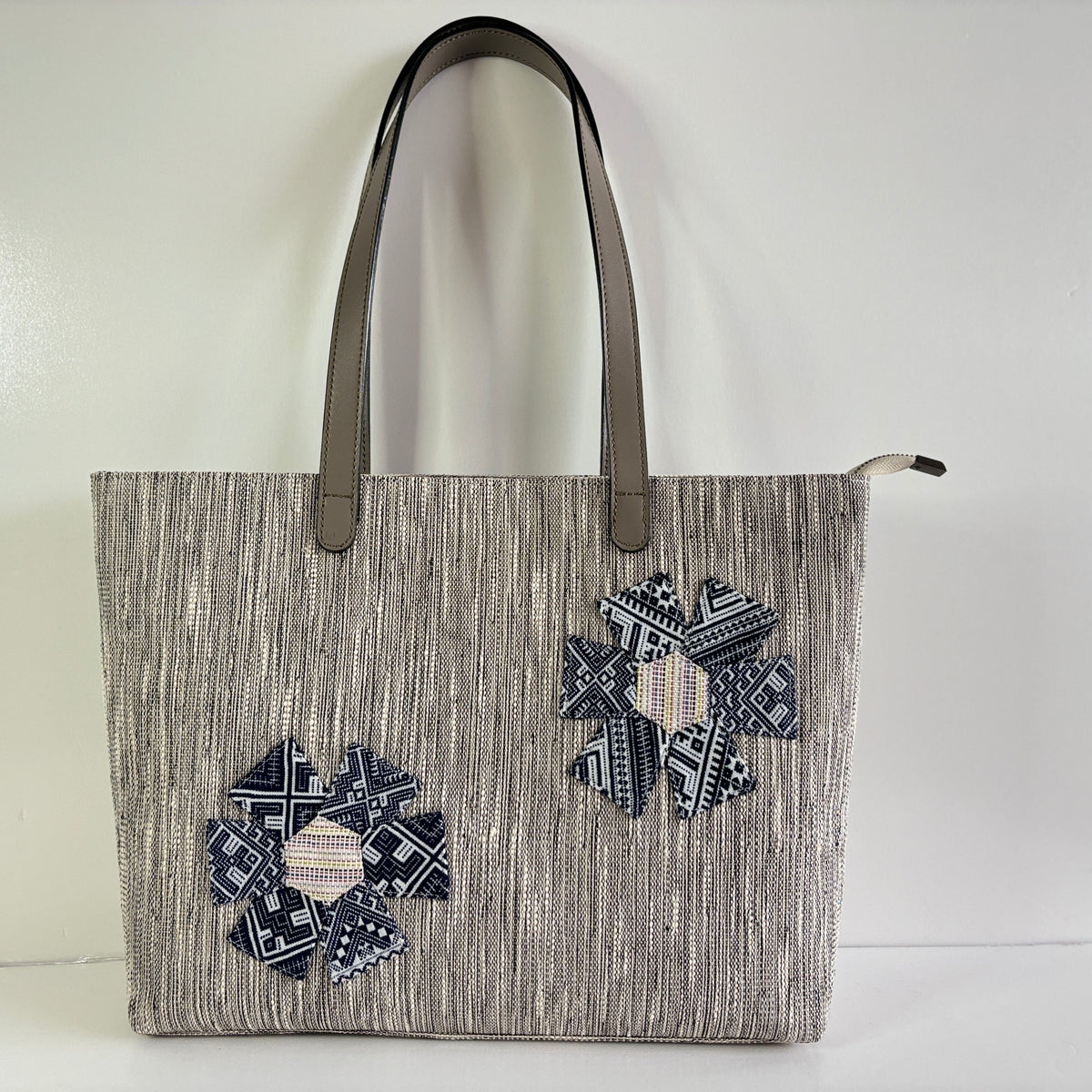Geometric Flower Appliqué Ramie Tote in Xiabu ramie textile