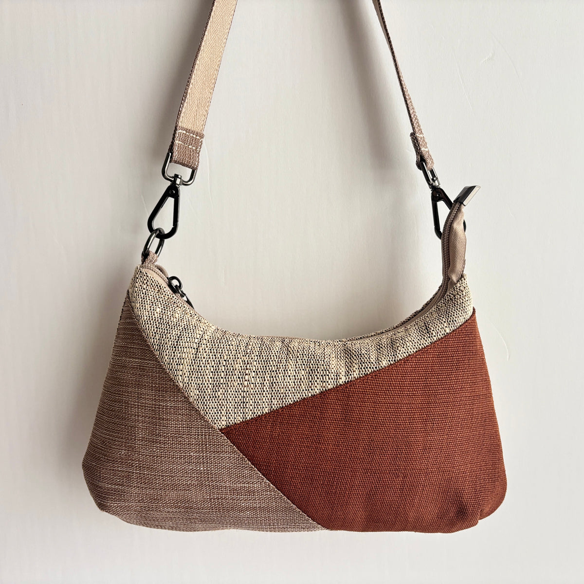 Wave Patchwork Ramie Shoulder Bag in Xiabu ramie textile, view 2