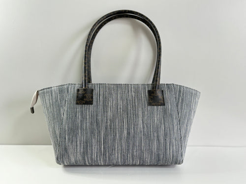 Black-and-Natural Ramie Handbag in Xiabu ramie textile